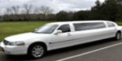 Gif limousine blanche sur la route